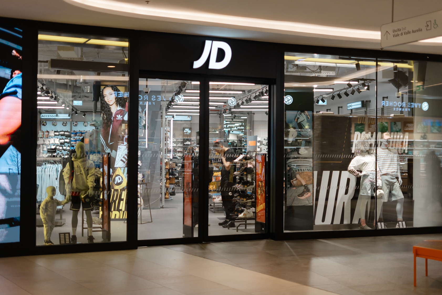 Negozi - Centro Commerciale Aura - Valle Aurelia